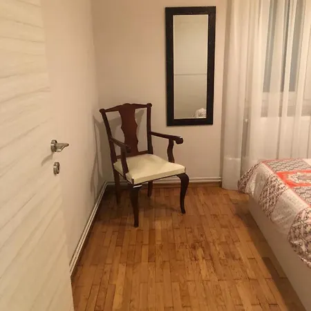 σαν στο σπίτι σας 1 * Трикала